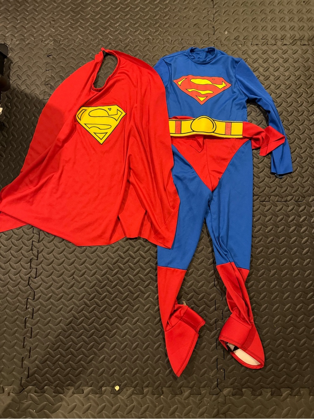 DC Rubie's Superman costume small petite